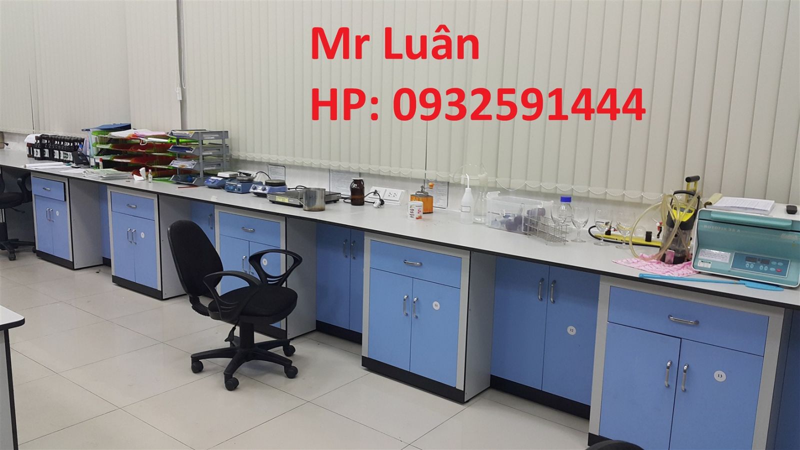 Bàn Thí Nghiệm Trung Tâm Có Chậu Rửa